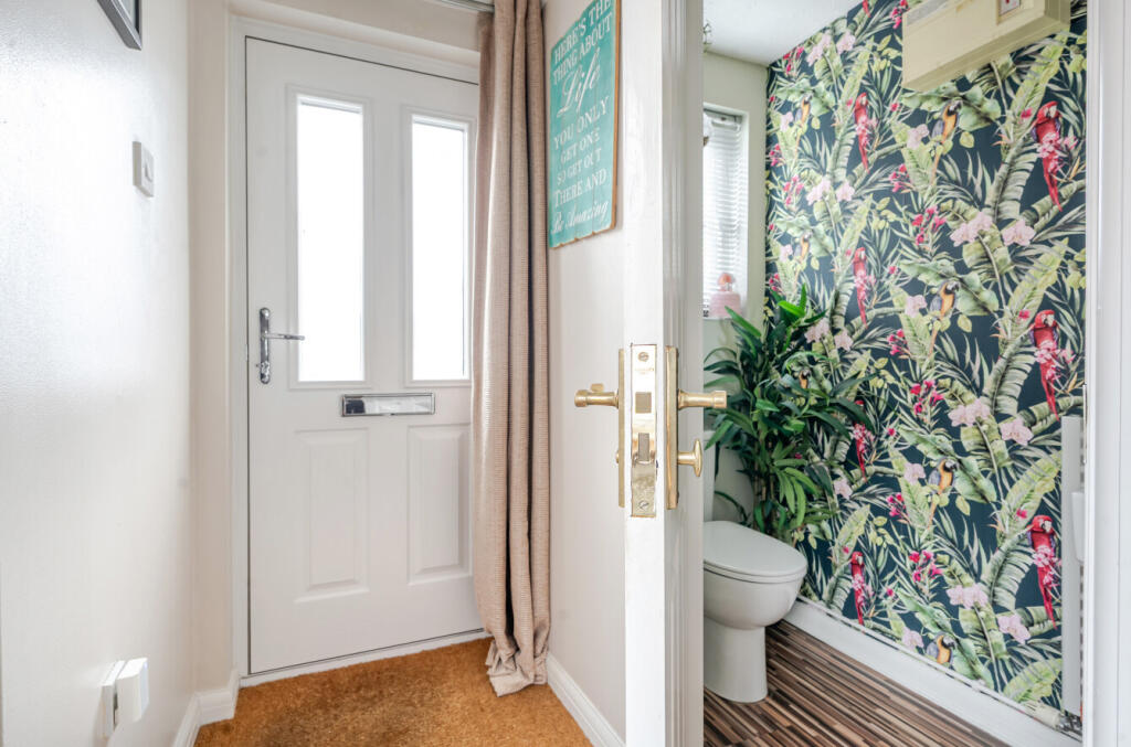 1346585-7-68b9849...