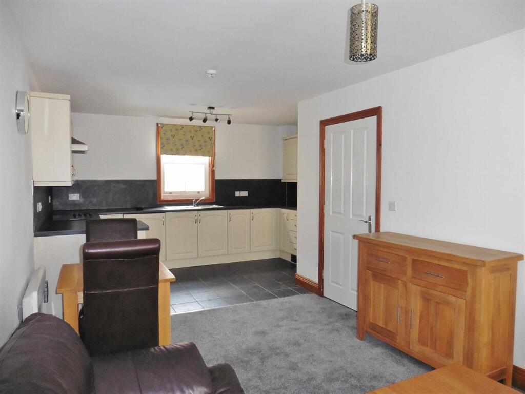 OPEN PLAN LIVING/DINING/KITCHEN