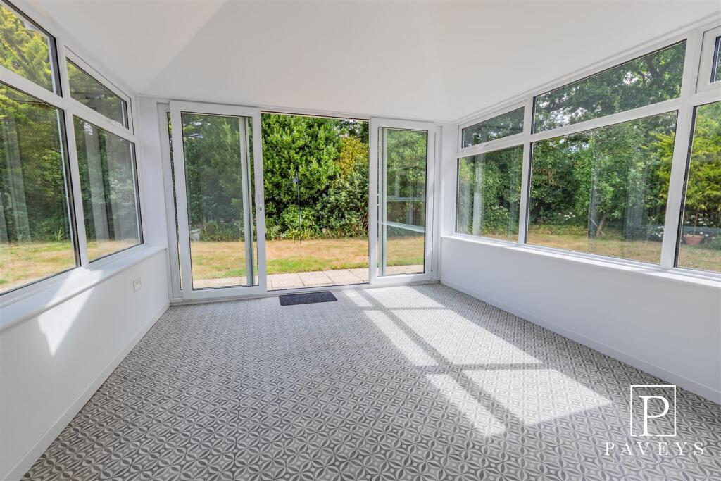 GARDEN ROOM