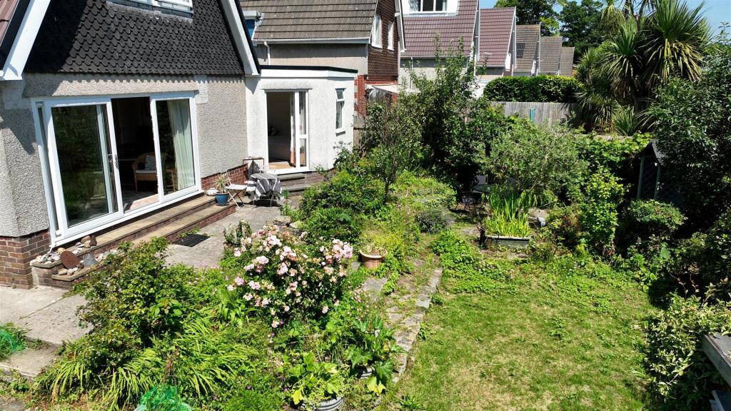 Sequence 01.00_08_36_16.Still004.jpg