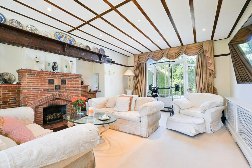 GARRATTS LANE,  (2).jpg