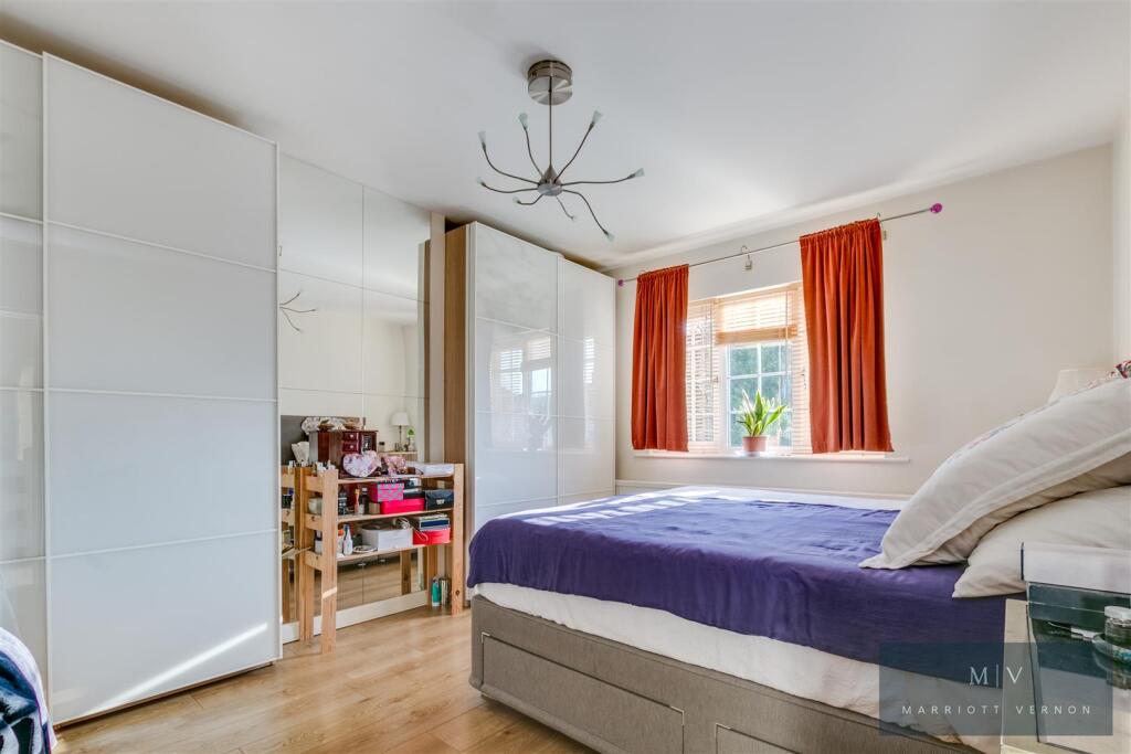 Lower Addiscombe Road 160B MV B-1.jpg