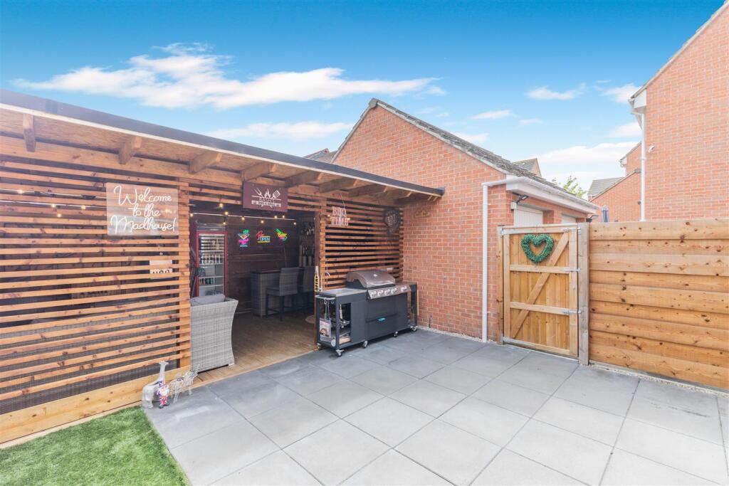 8658495-exterior04.jpg