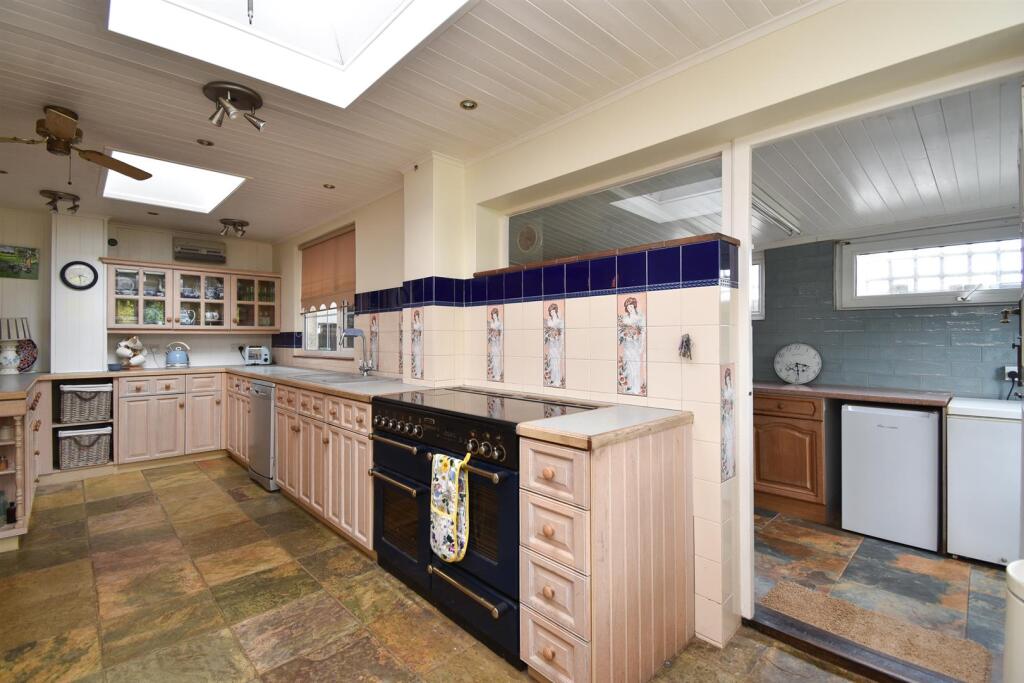 Kitchen &amp; utility