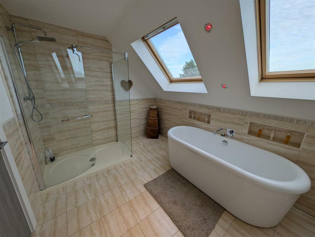 En-Suite Bedroom
