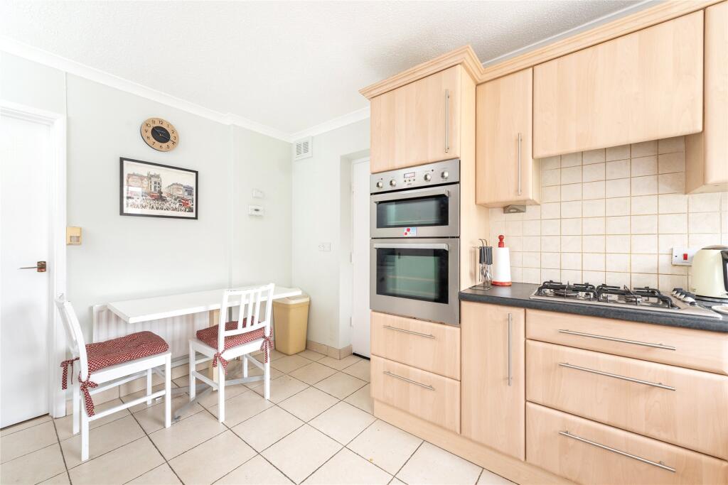 Kitchen/Breakfast Rm