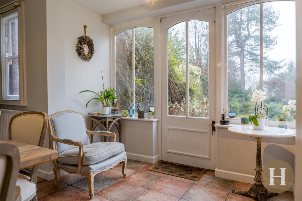 Hadleigh Estate Agents-20.jpg