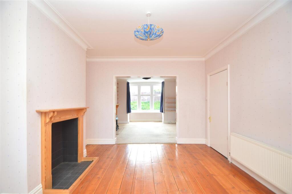 Dining Room to Lounge