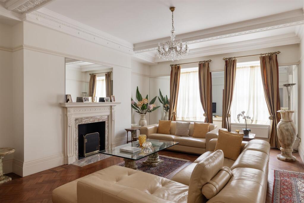 Hanson¿s Estate-7 Claridges House-10_Hi.jpg