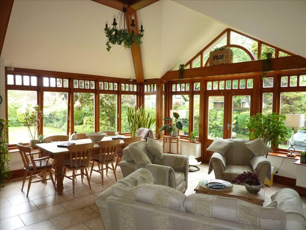 LIVING KITCHEN
