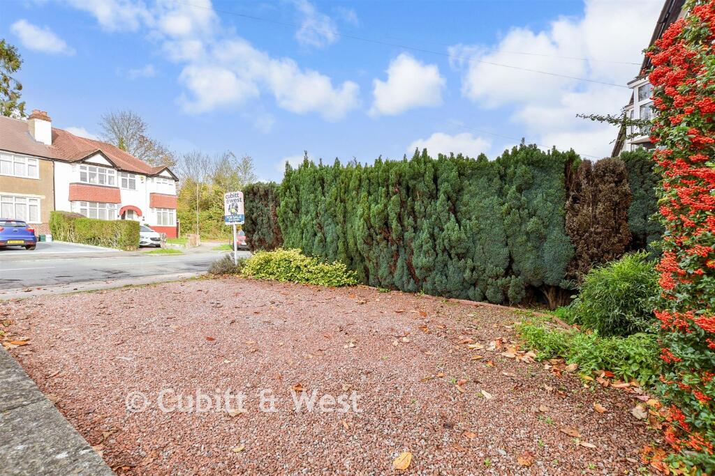 Driveway/Parking