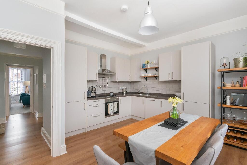 F1F0F1CRSA - KitchenDiner C.jpg