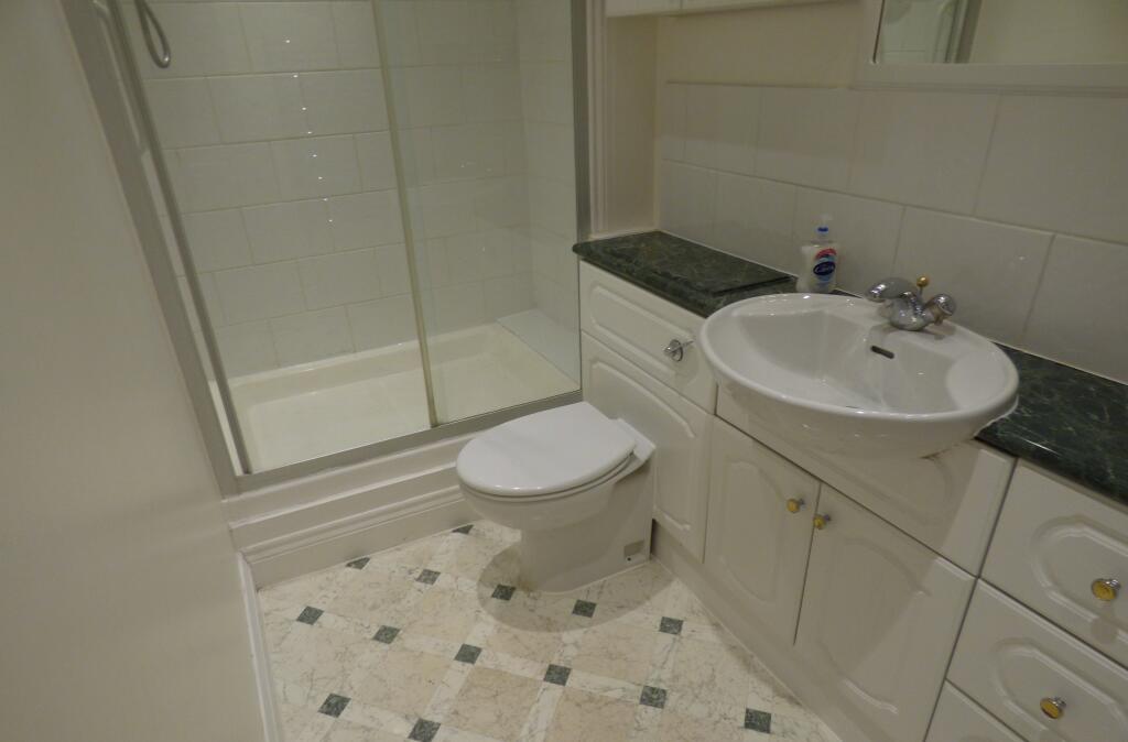 Bathroom.JPG