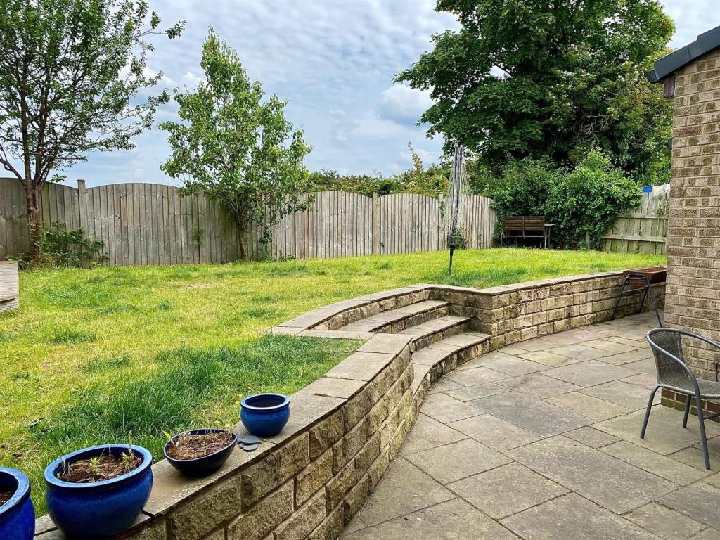 wodward court 14 garden.jpg