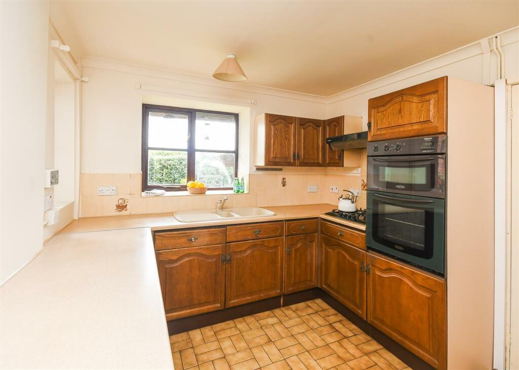 4 Beamish Lane - Kitchen.jpg
