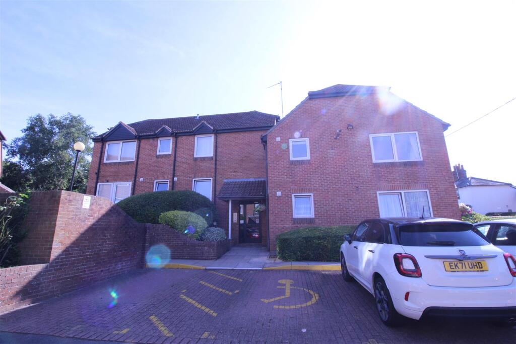 Robinsbridge Road, Coggeshall, Colchester