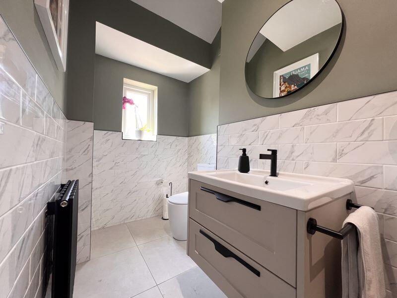 Downstairs Toilet (2)