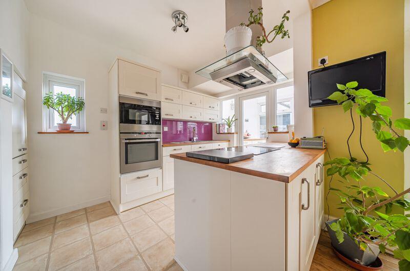 Kitchen Diner shot 2