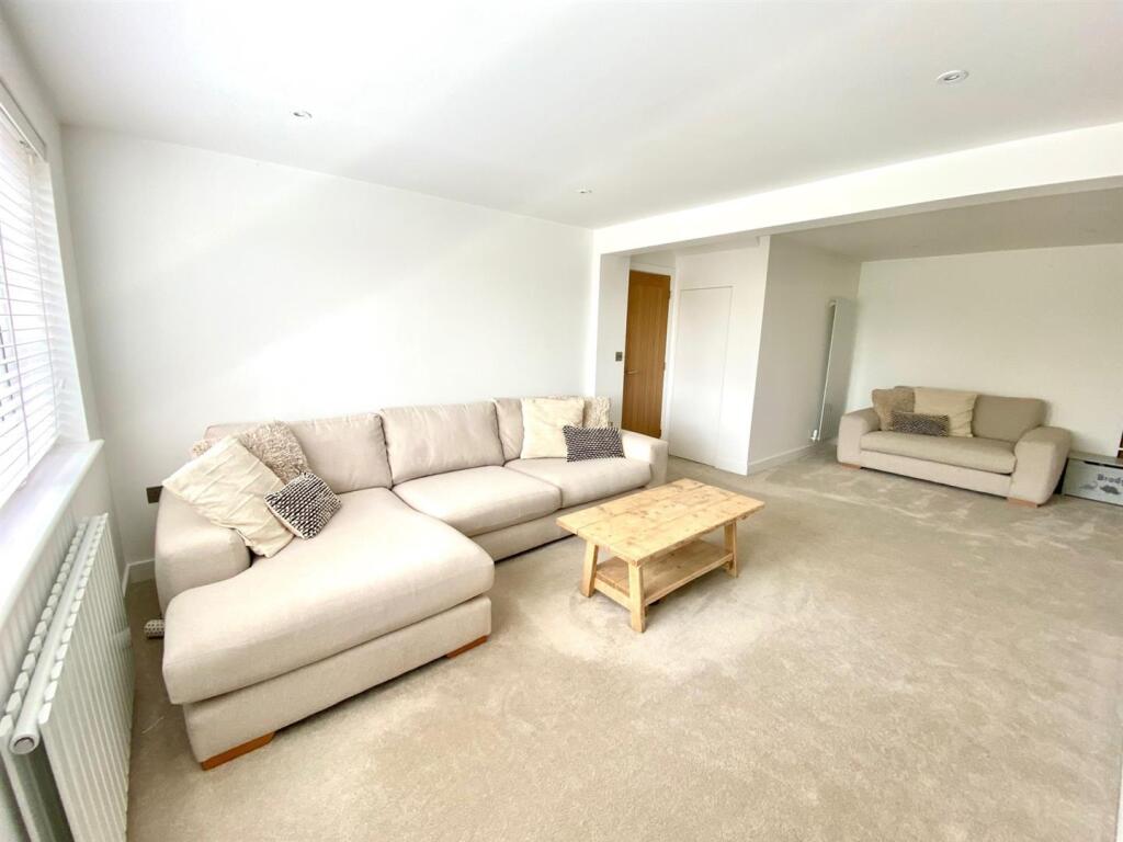 44 Broadwaters (17).jpg