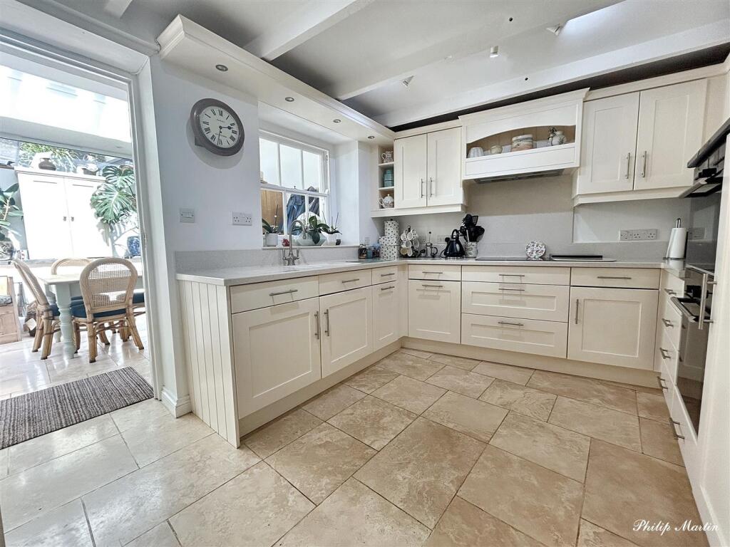 Kitchen.jpg