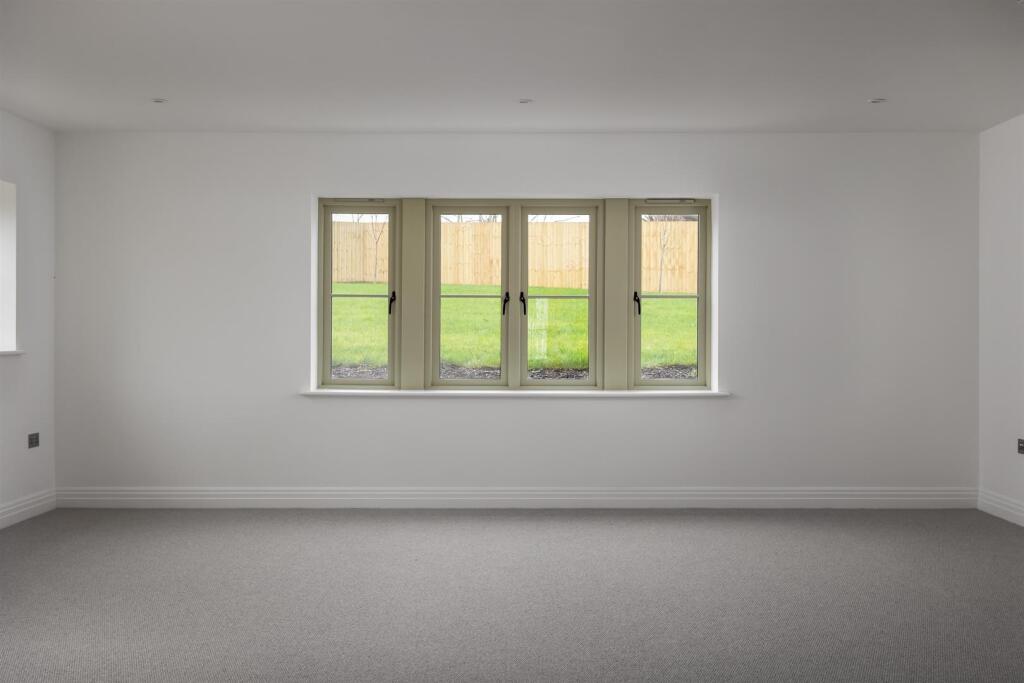 30 - Baddeley House - GL54 4NE - Web.jpg