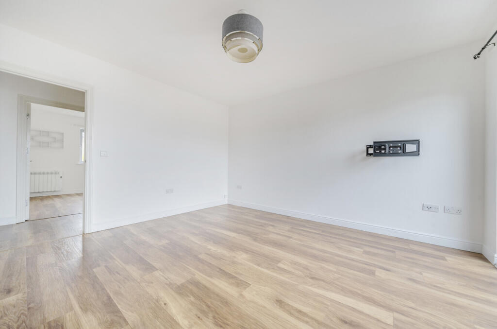 1364961-10-68e8f4...