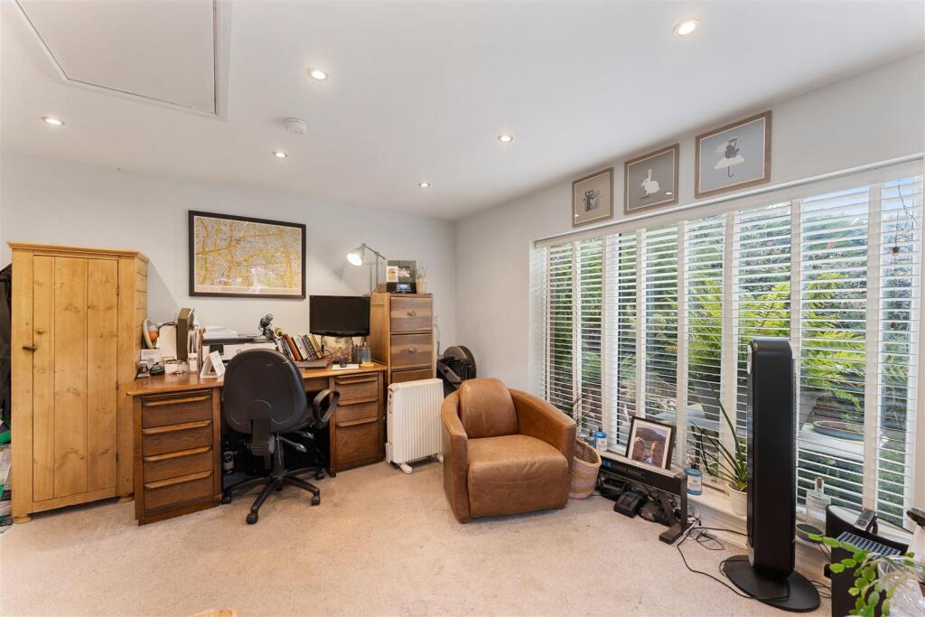 Outbuilding / Home Office