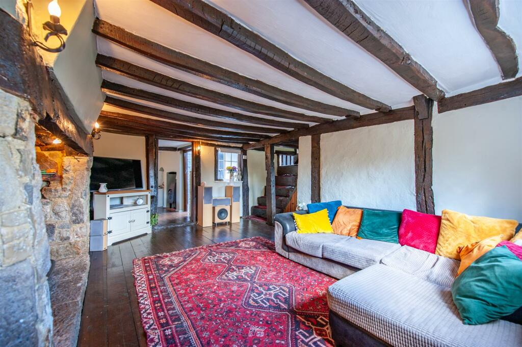 Sitting Room..jpg