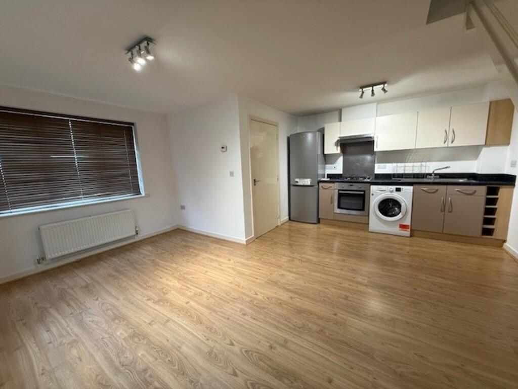 kitchen lounge