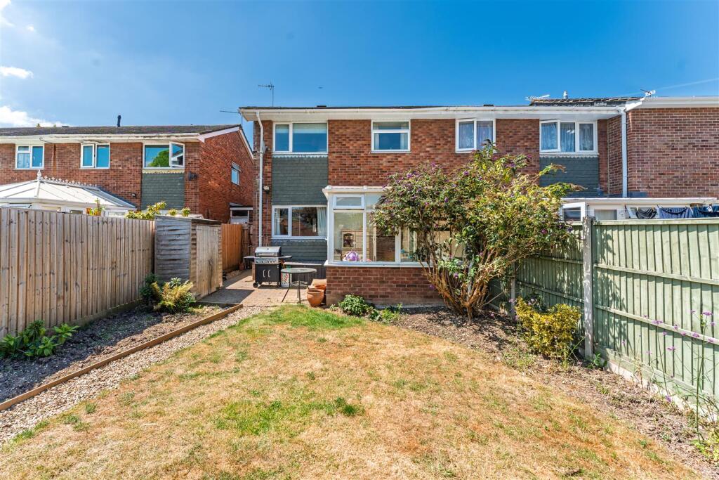 42 Wemberham Crescent Yatton BS49 4BE 37.jpg