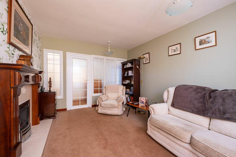 LOUNGE (FRONT) (2)