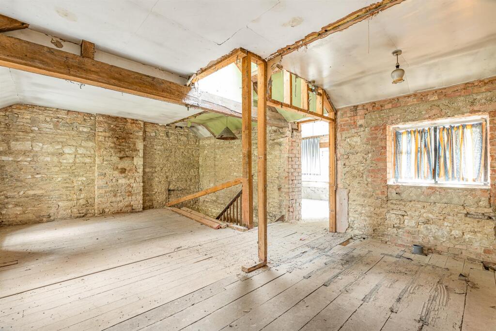 Master Bedroom 3.jpg