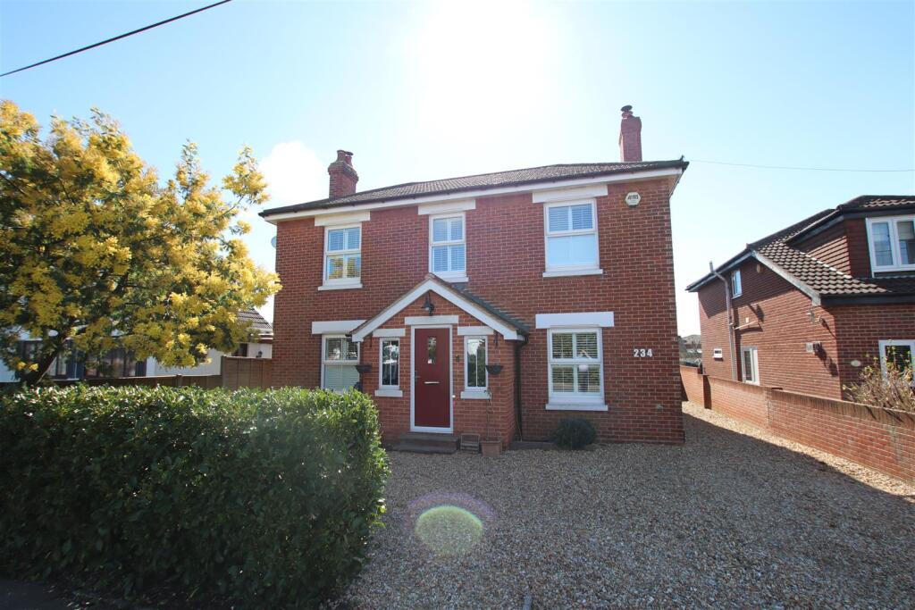 5 bedroom Detached for rent