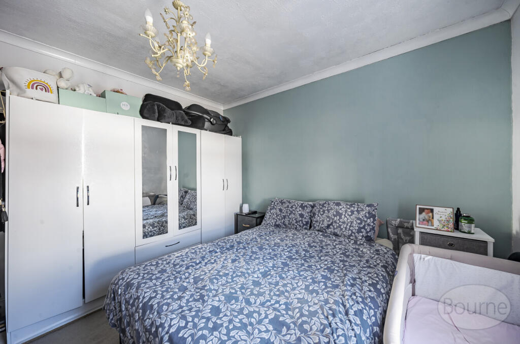 aa01e7f3-1ddb-480...