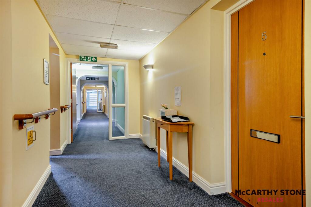 8617104-interior16-800.jpg