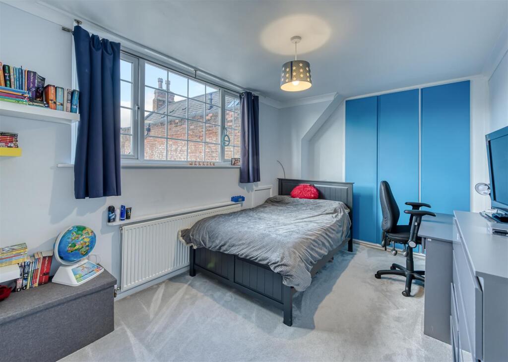 27 Mount Road-FEB25-bed1.jpg