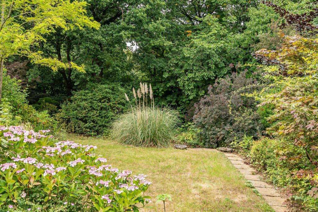 Frankland Close - Garden.jpg