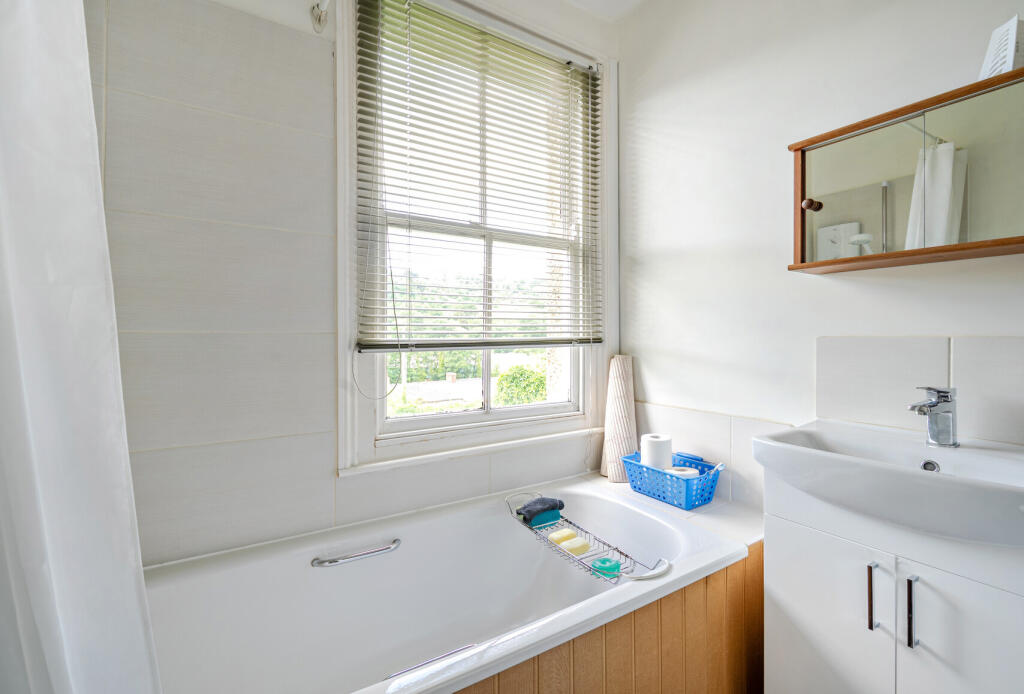 1307153-10-684fec...