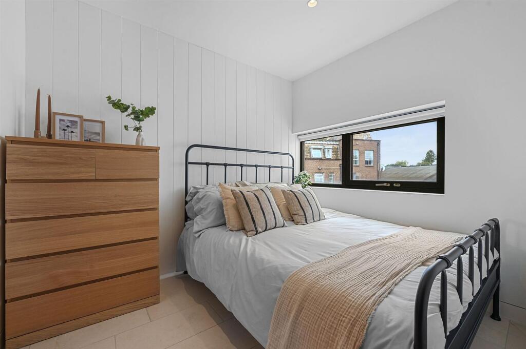 OL-LAT-Flat5LatitudeHouse-2.JPG