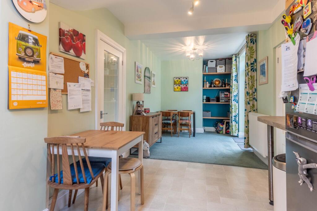 KITCHEN/DINER