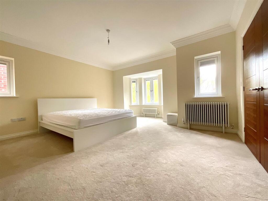 bedroom6.jpg