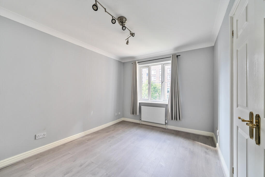 1332594-11-688b99...