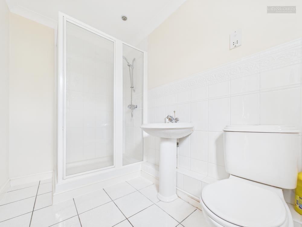 En-Suite To Master Bedroom