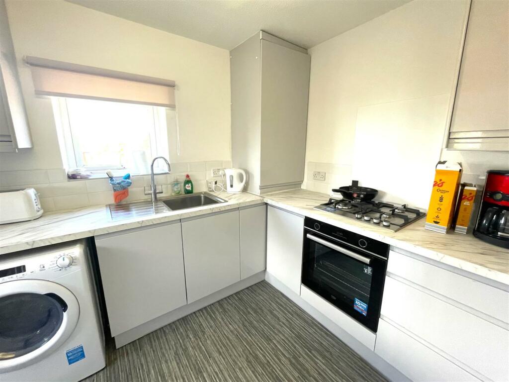 Kitchen 4.jpg