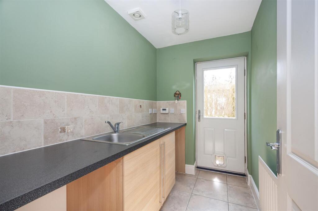 8 Chapel Close5.jpg
