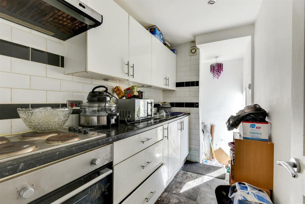 Flat 1-3.jpg