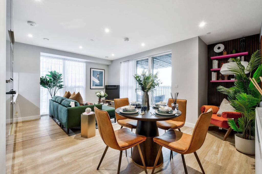 3 2-bed Royal Albert Wharf-12