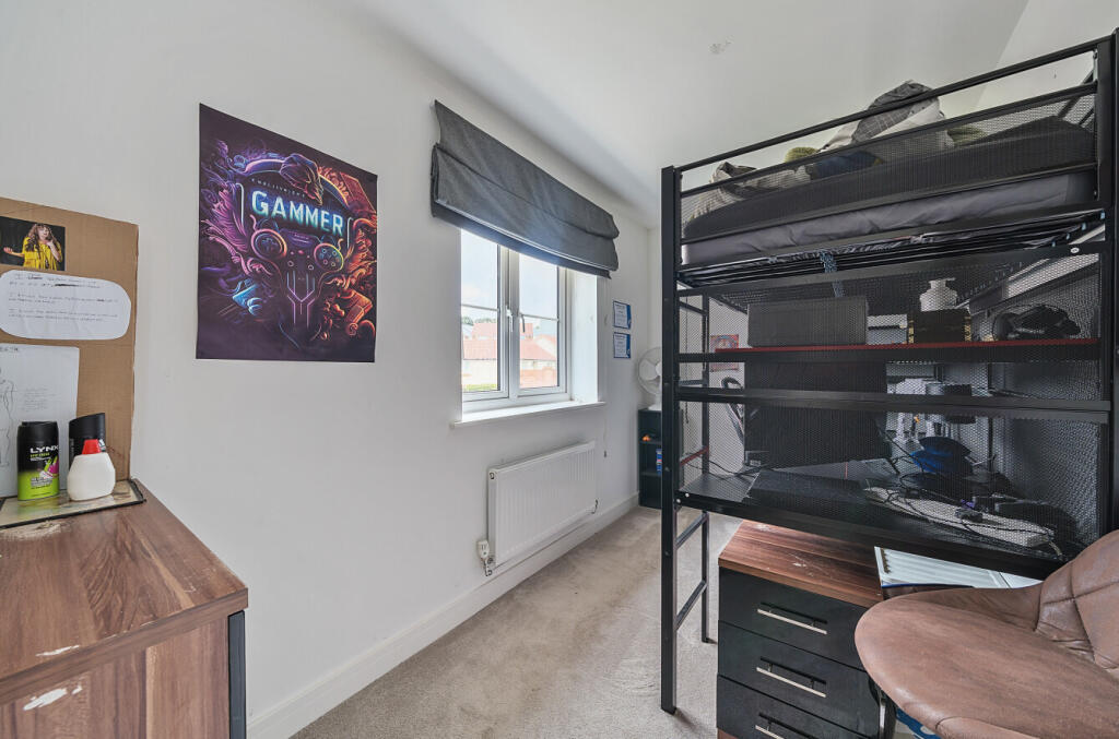 1328161-5-687e5b1...