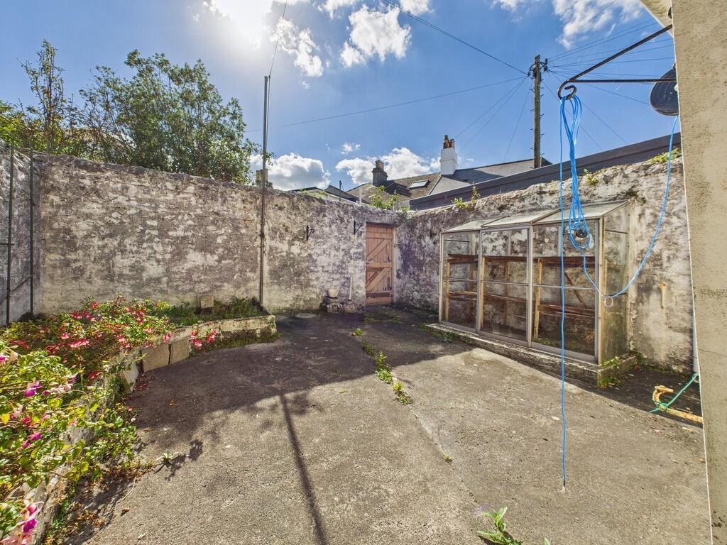 CAM03974G0-PR0215...