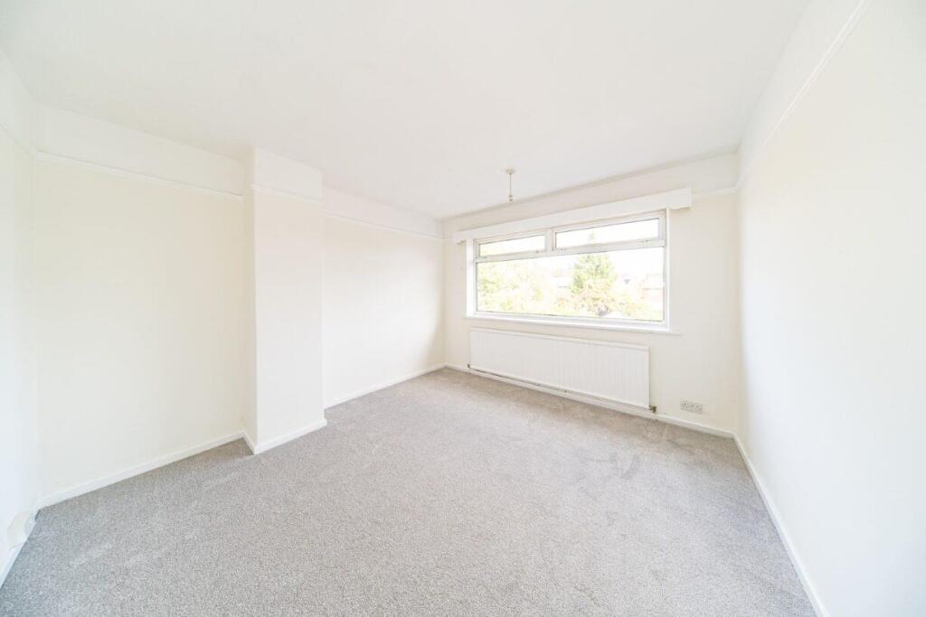 55 Fairholme Avenue bedroom 2.jpg